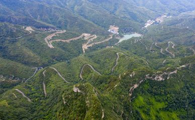 云頂花海的“齊山綻放” | 16市地黨報齊聚淄博齊山風景區采風掠影